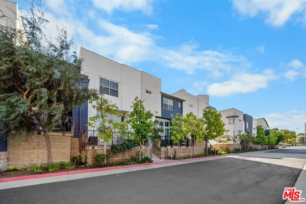 $4,795 | 5509 West 149th Place, Unit 13, Hawthorne, CA 90250