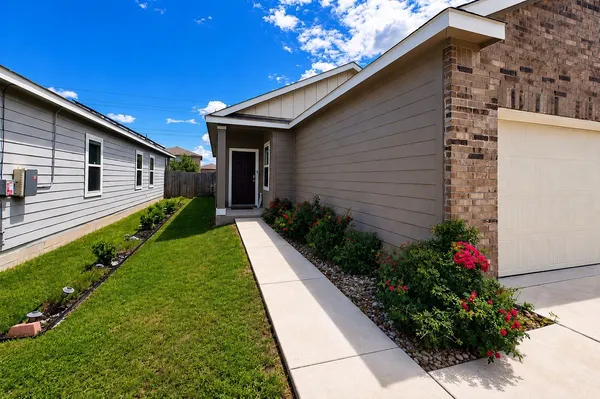 $234,000 | 253 Wonderful Life Way, Jarrell, TX 76537