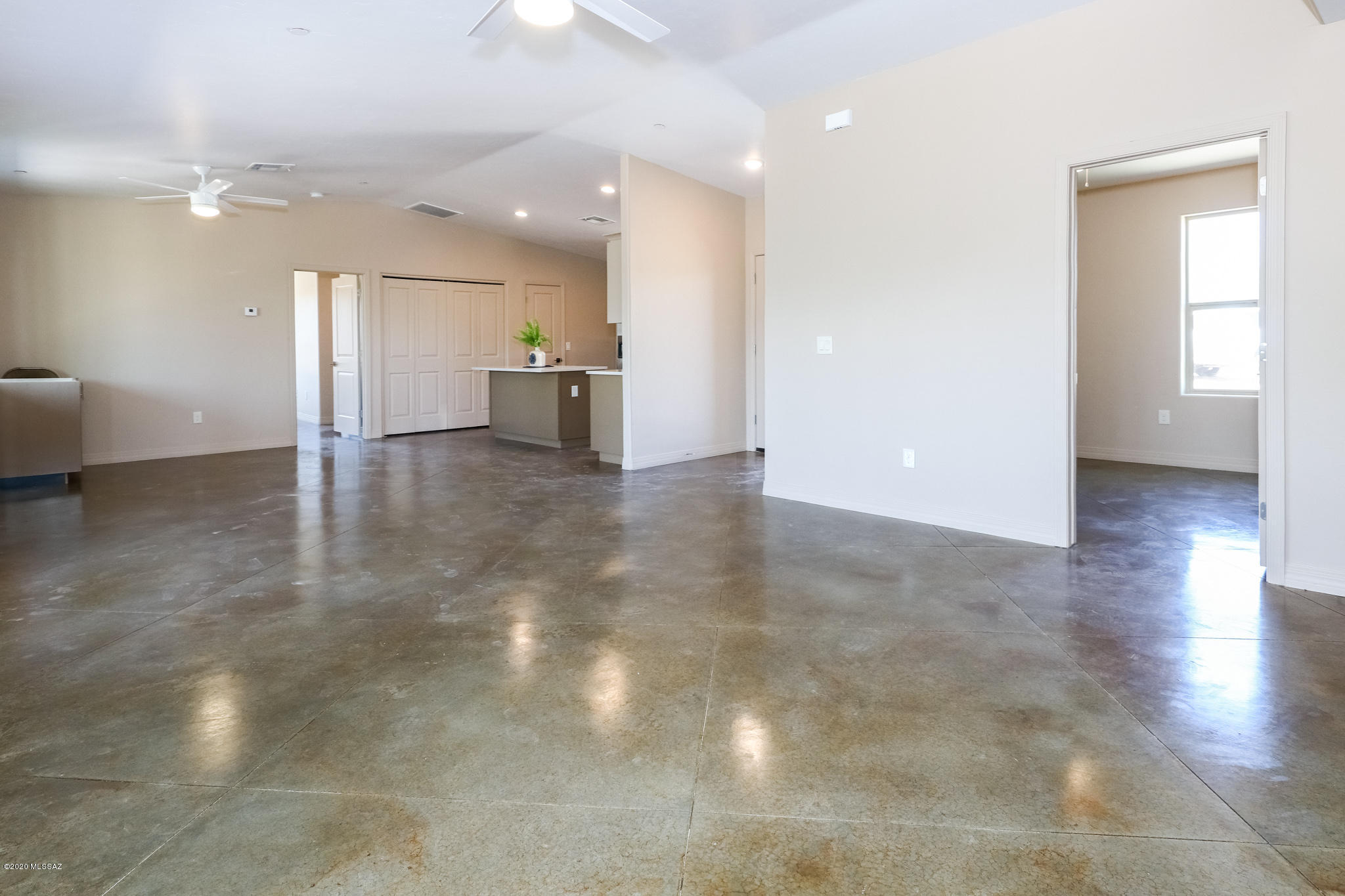 10340 West Rudasill Road Tucson, AZ 85743 - Photo 9 of 26 LivingRoom3