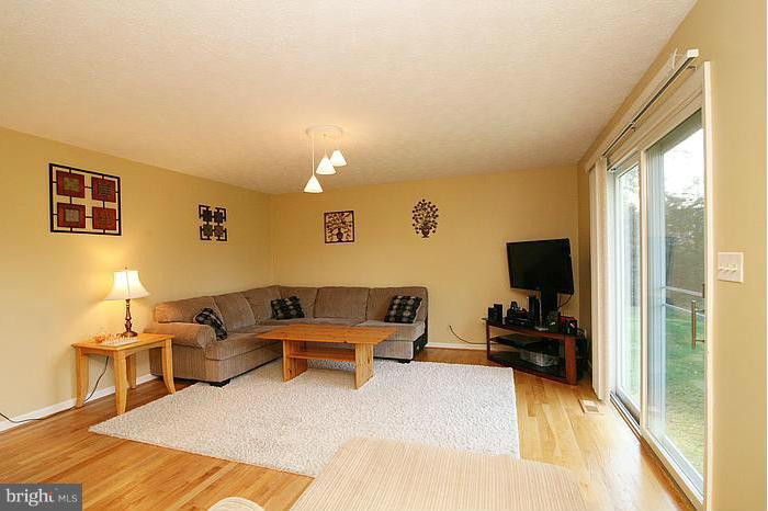 4120 Salem Bottom Road Westminster, MD 21157 - Photo 10 of 26 Family Room