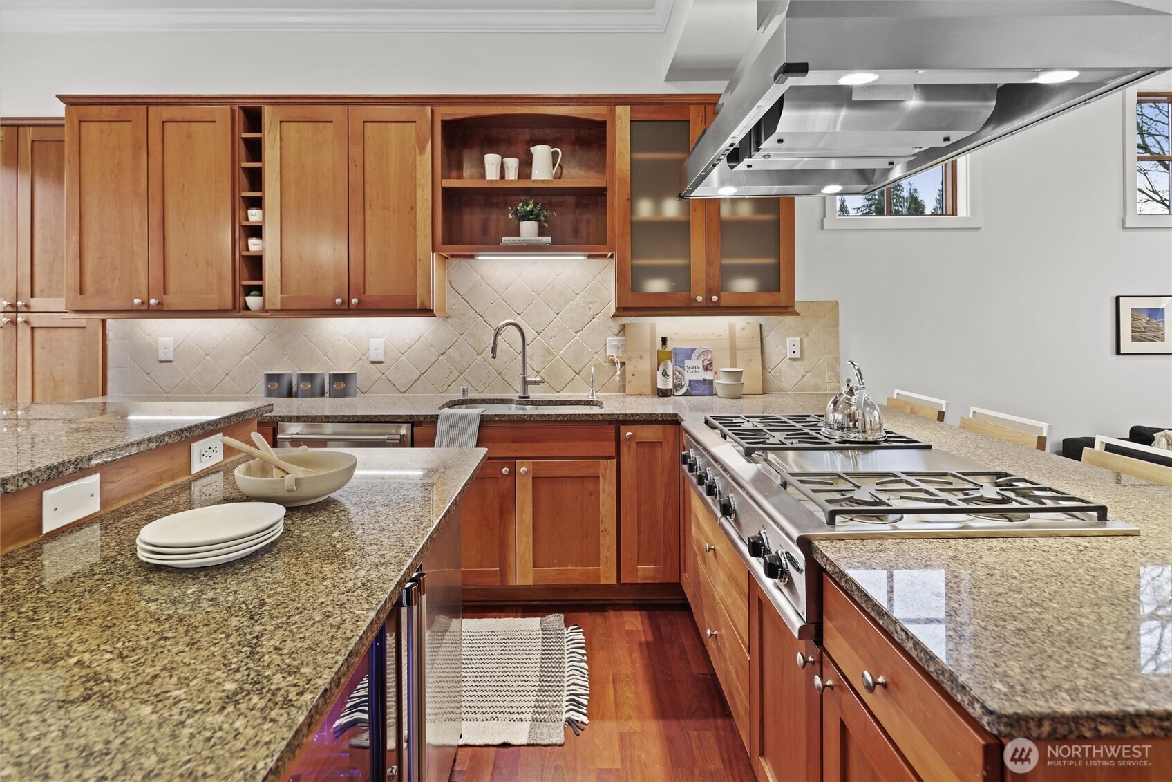 3710 Northeast 41st Street Seattle, WA 98105 - Photo 11 of 40