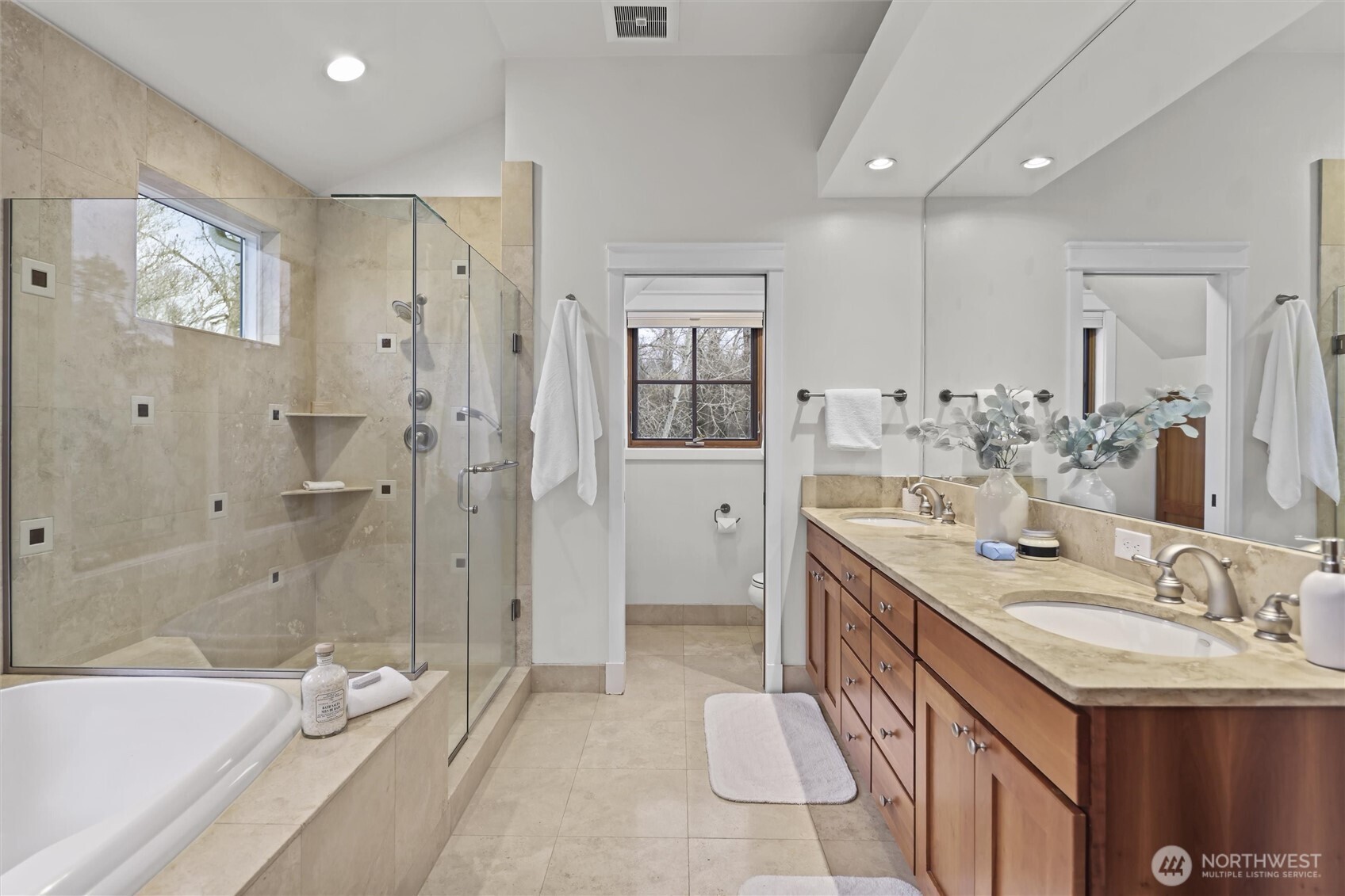 3710 Northeast 41st Street Seattle, WA 98105 - Photo 21 of 40