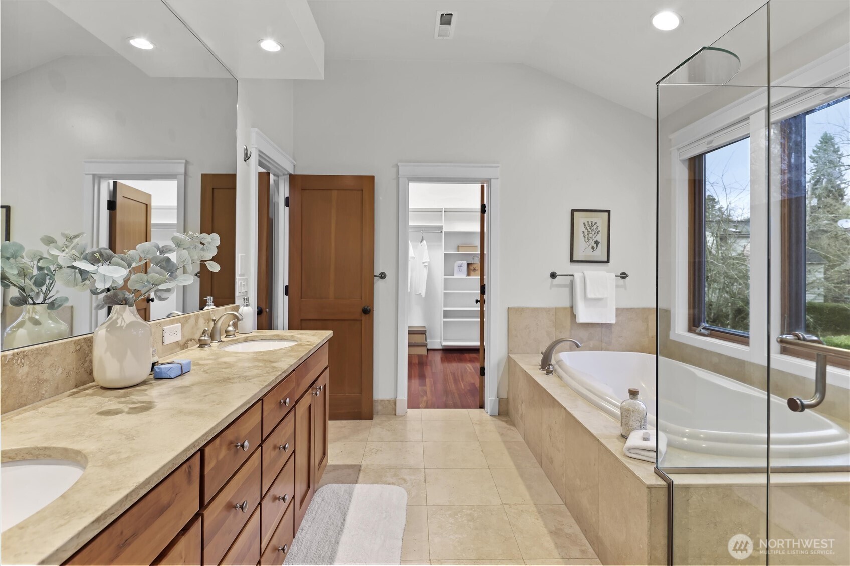 3710 Northeast 41st Street Seattle, WA 98105 - Photo 22 of 40