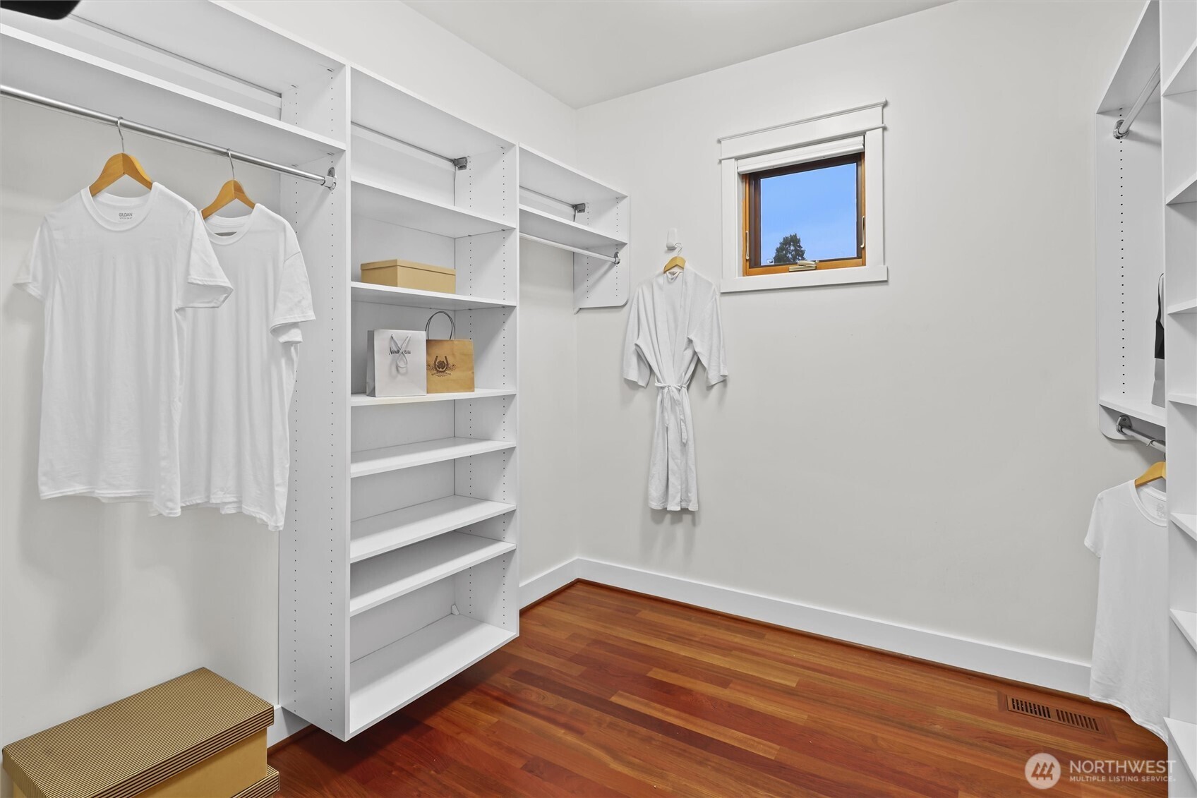 3710 Northeast 41st Street Seattle, WA 98105 - Photo 23 of 40