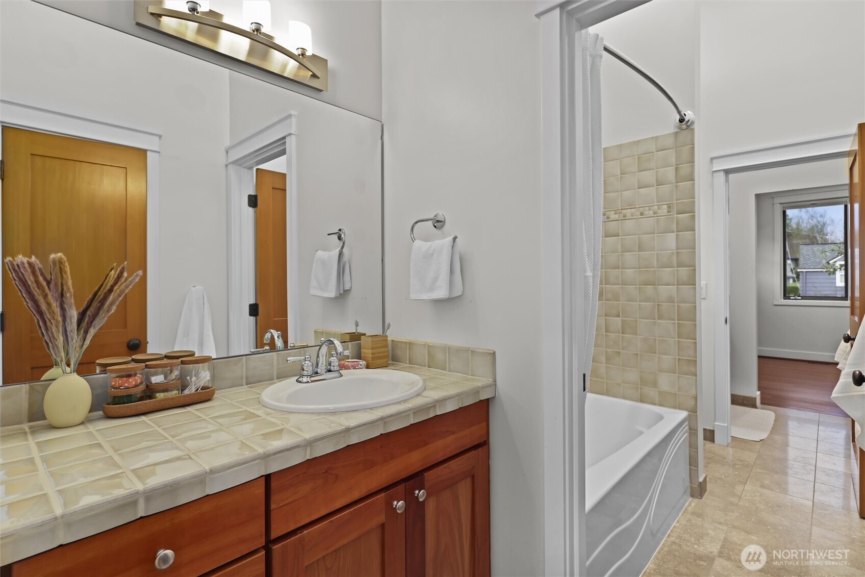 3710 Northeast 41st Street Seattle, WA 98105 - Photo 25 of 40