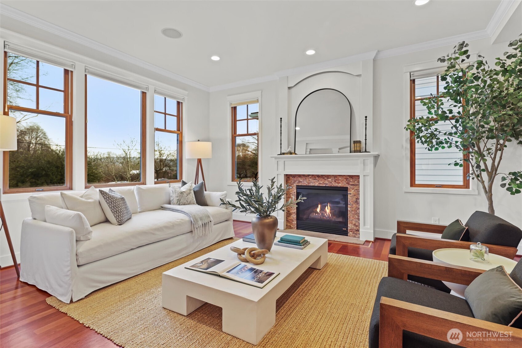 3710 Northeast 41st Street Seattle, WA 98105 - Photo 3 of 40