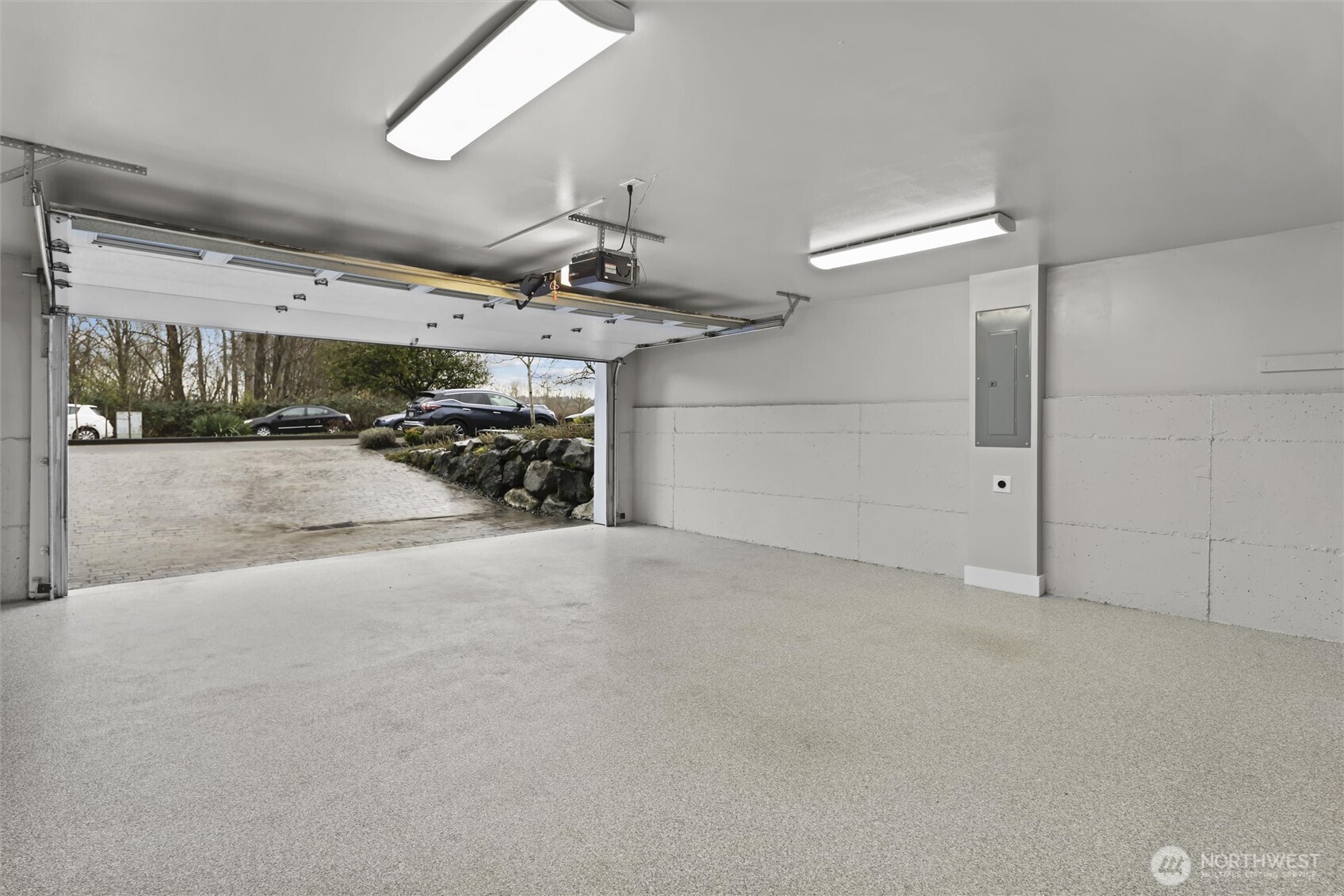 3710 Northeast 41st Street Seattle, WA 98105 - Photo 32 of 40