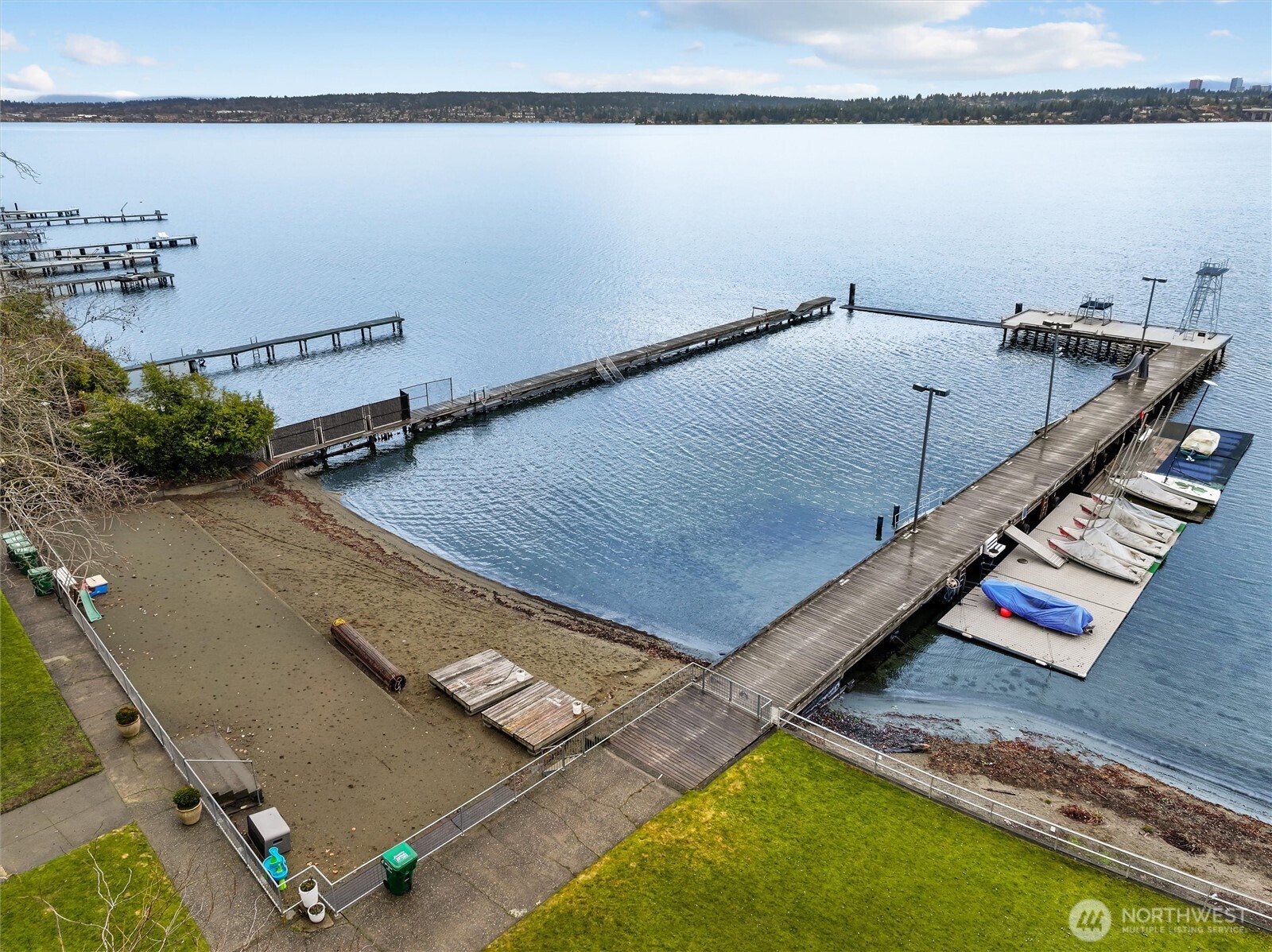 3710 Northeast 41st Street Seattle, WA 98105 - Photo 37 of 40