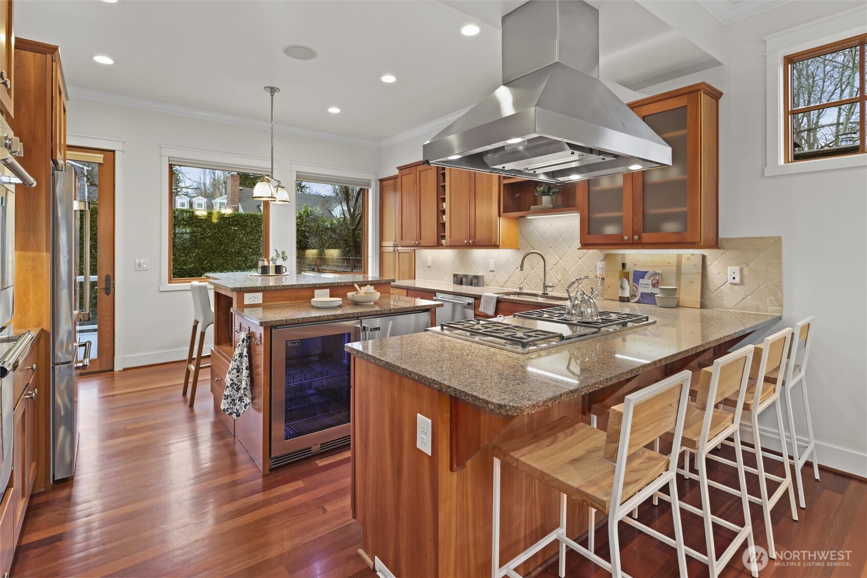 3710 Northeast 41st Street Seattle, WA 98105 - Photo 10 of 40