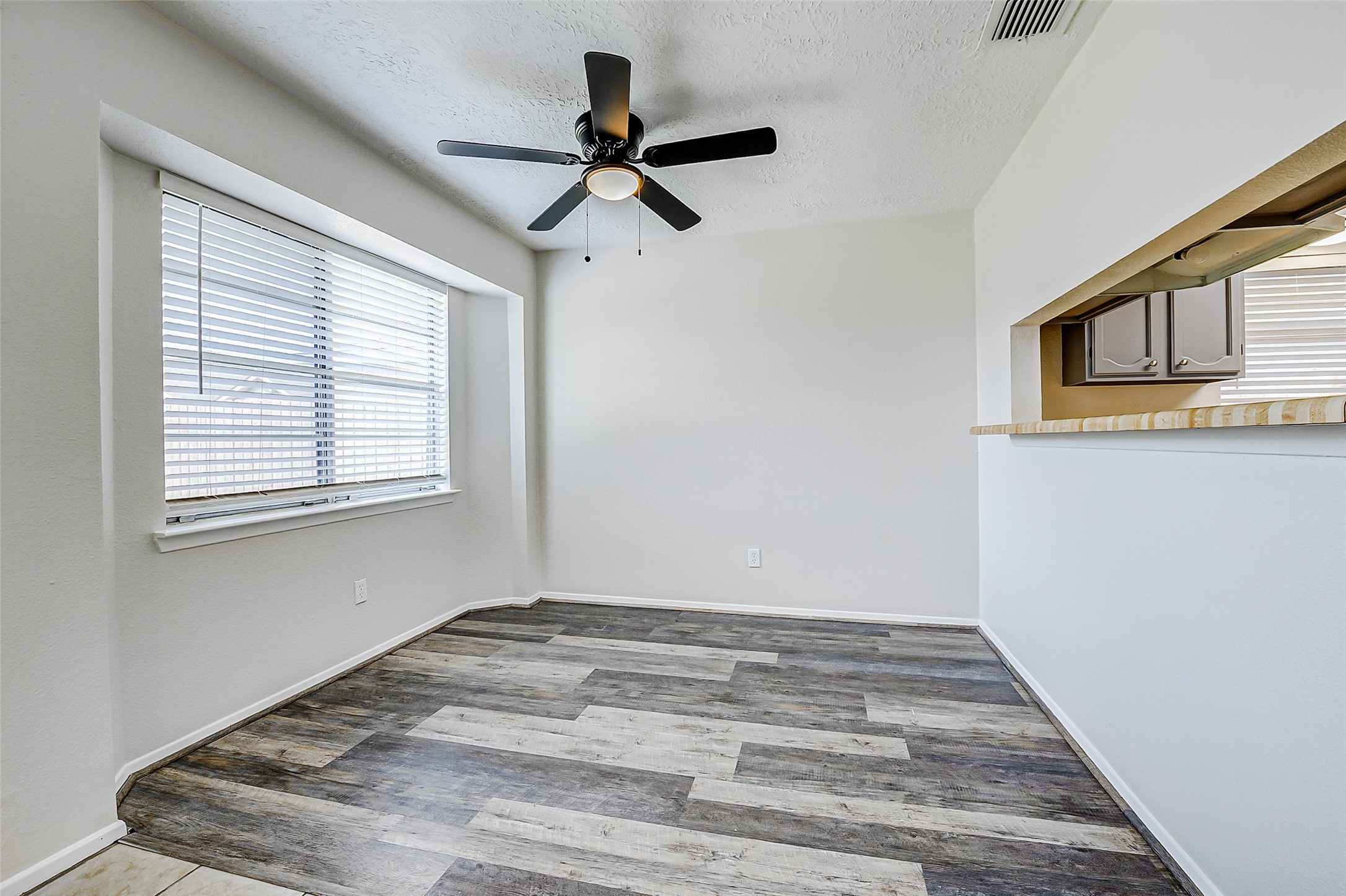 9842 Shell Rock Road La Porte, TX 77571 - Photo 6 of 27