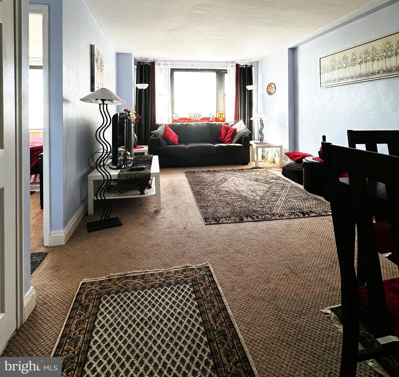 101 South Raleigh Avenue Atlantic City, NJ 08401 - Photo 6 of 18 a living room with furniture