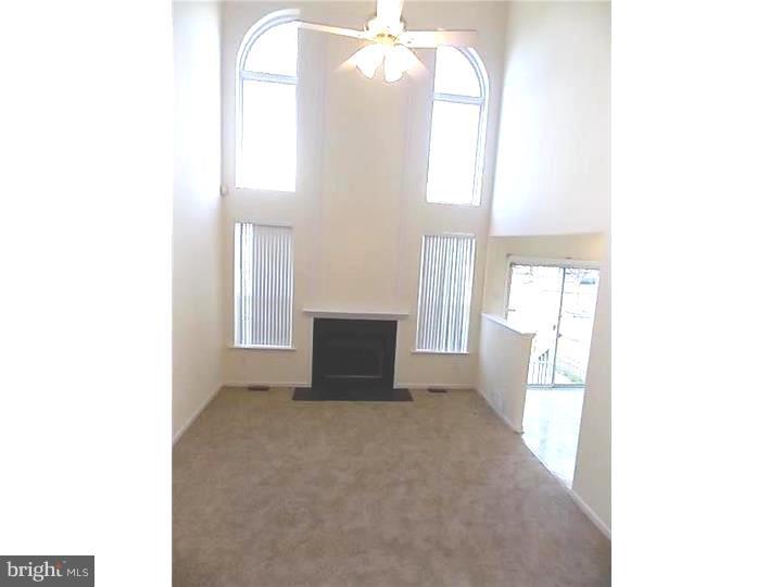 35 Threadleaf Terrace Burlington Township, NJ 08016 - Photo 3 of 12 Family Room