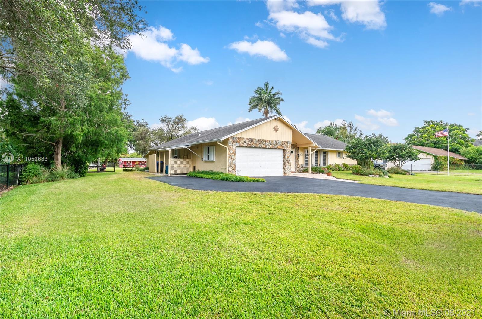 5611 Southwest 196th Lane Southwest Ranches, FL 33332 - Photo 3 of 31