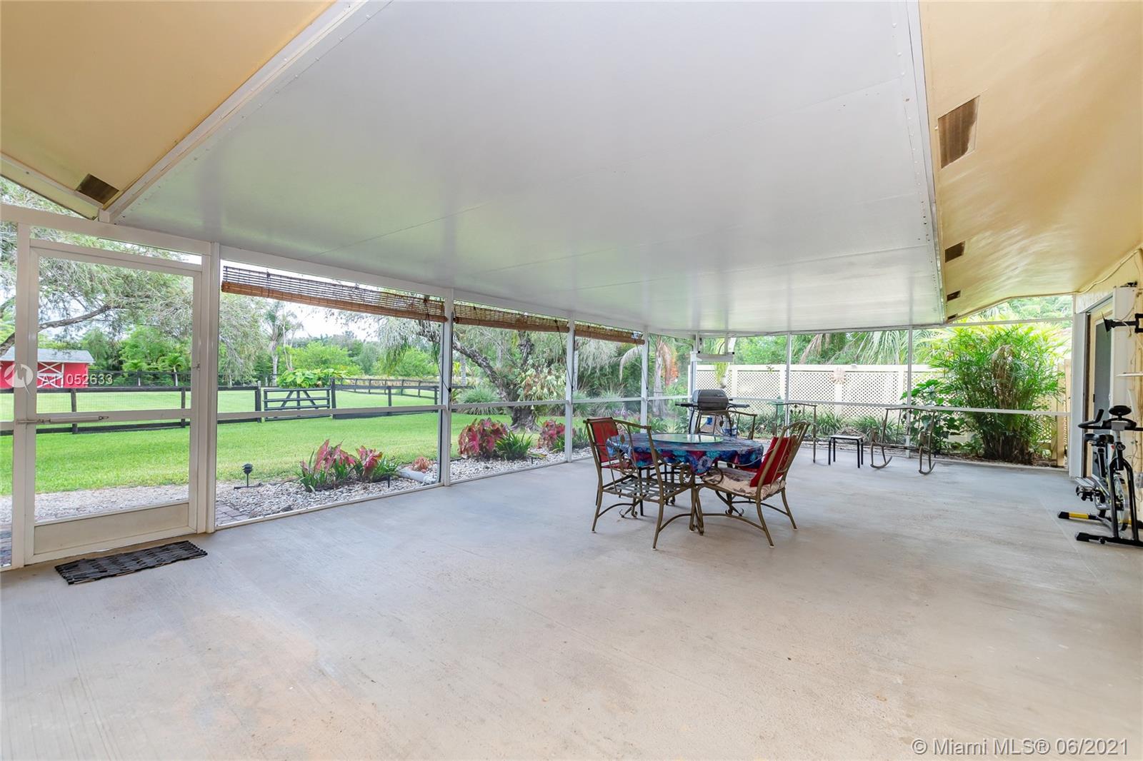5611 Southwest 196th Lane Southwest Ranches, FL 33332 - Photo 10 of 31
