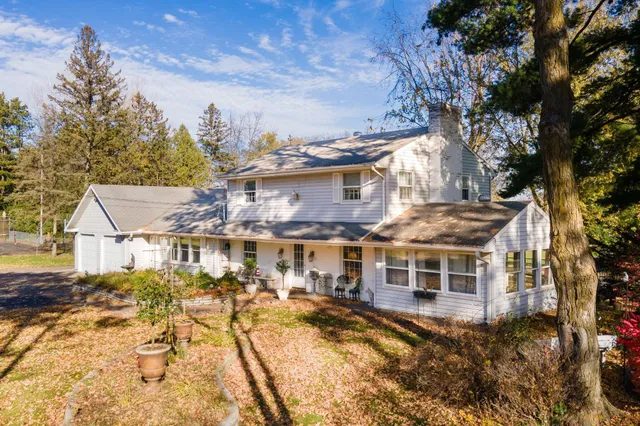 $849,900 | 640 Orchard Park Road, Long Lake, MN 55356