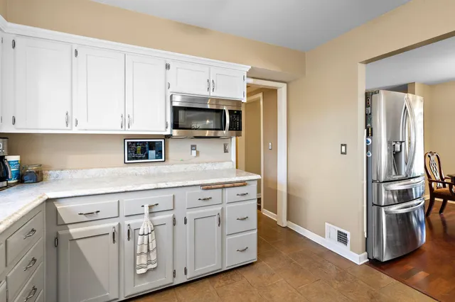 $849,900 | 640 Orchard Park Road, Long Lake, MN 55356