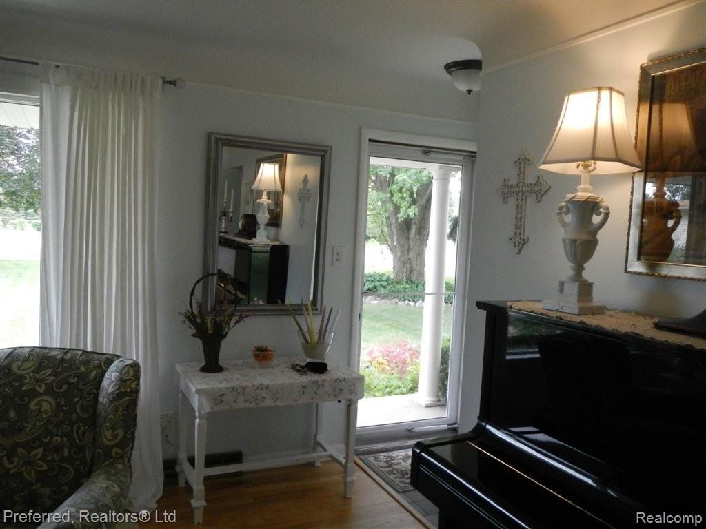 41300 Cherry Hill Road Canton, MI 48187 - Photo 6 of 25 2012-06-05 13.13.05.jpg