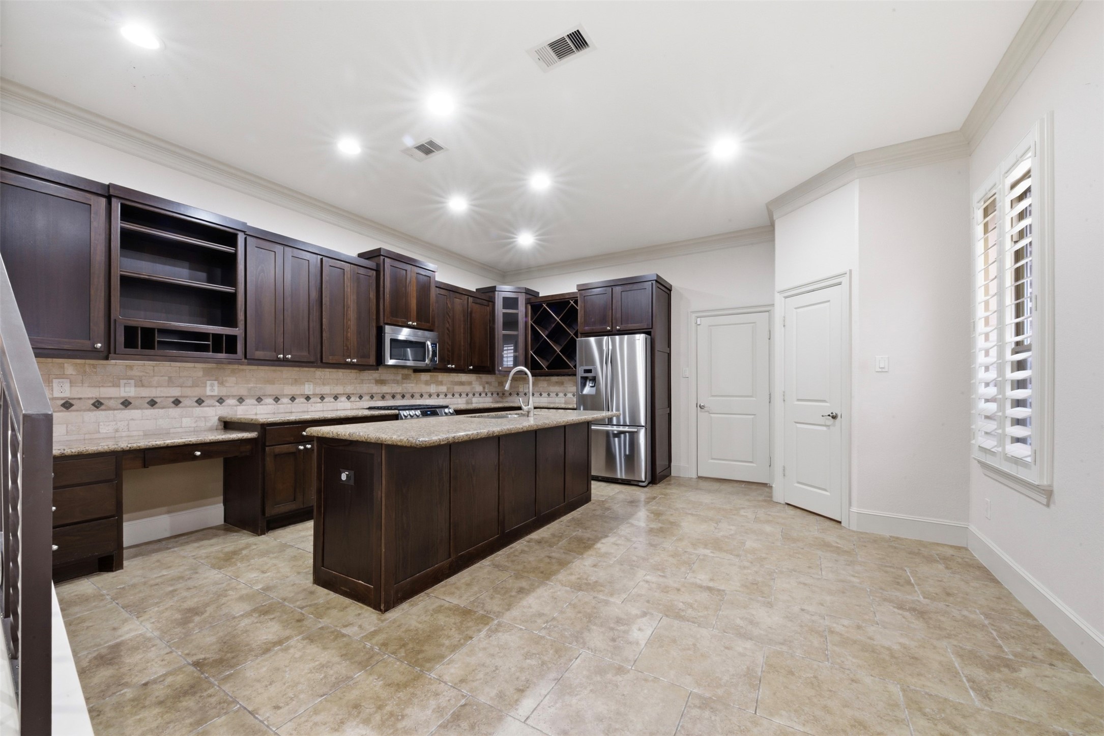 5929 Kansas Street Houston, TX 77007 - Photo 9 of 30 Kitchen / Dining area