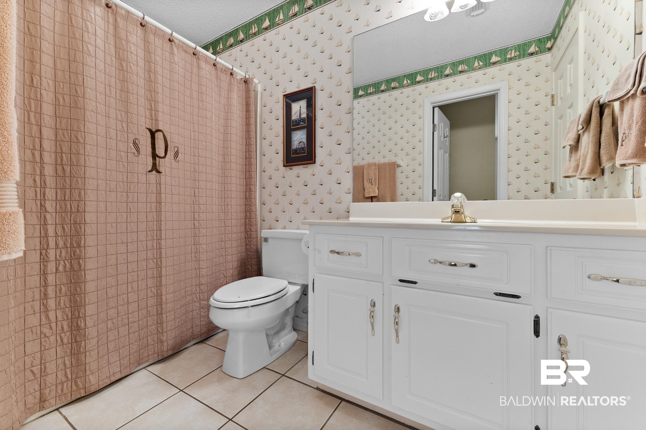 2770 Bennington Drive Mobile, AL 36695 - Photo 32 of 43 Upstairs Bathroom
