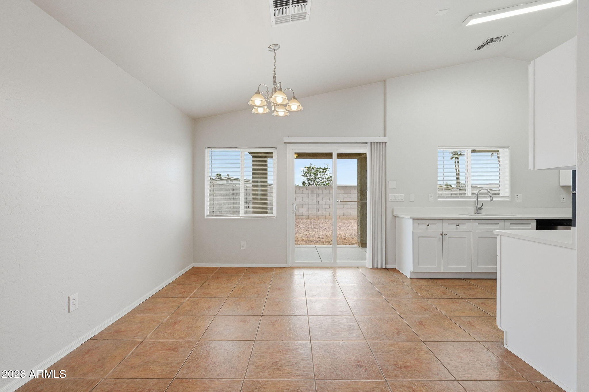6216 South 16th Lane Phoenix, AZ 85041 - Photo 10 of 31 009_ListerPros