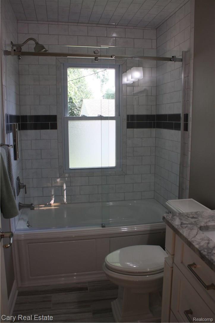 2275 Oxford Road Berkley, MI 48072 - Photo 27 of 40 IMG_4361.JPG