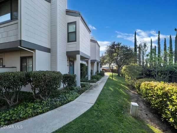 $619,000 | 6442 Twin Cir Lane, Unit 6, Simi Valley, CA 93063