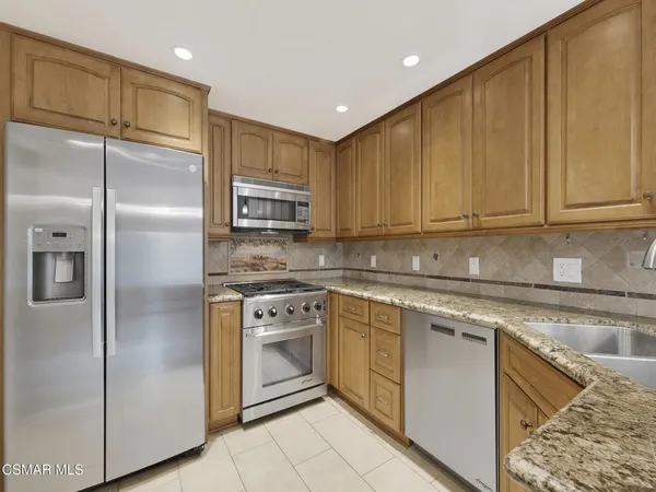 $619,000 | 6442 Twin Cir Lane, Unit 6, Simi Valley, CA 93063