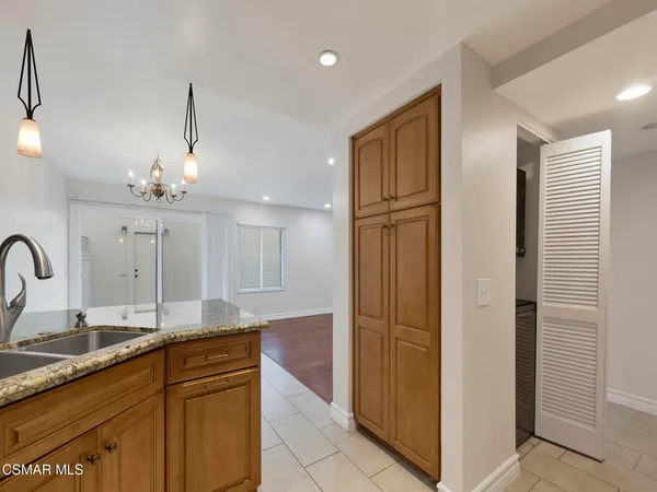$619,000 | 6442 Twin Cir Lane, Unit 6, Simi Valley, CA 93063