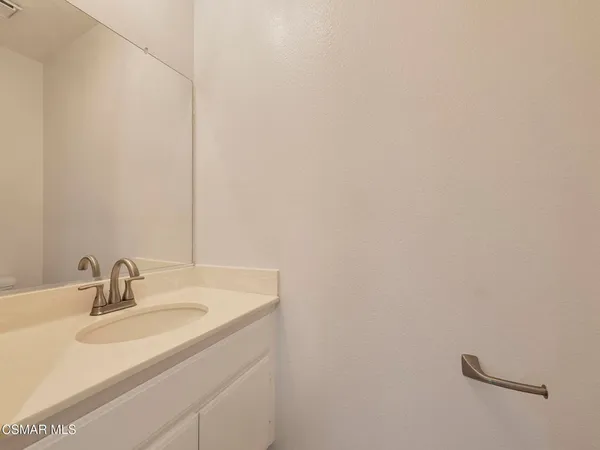 $619,000 | 6442 Twin Cir Lane, Unit 6, Simi Valley, CA 93063