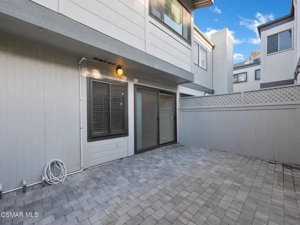 $619,000 | 6442 Twin Cir Lane, Unit 6, Simi Valley, CA 93063