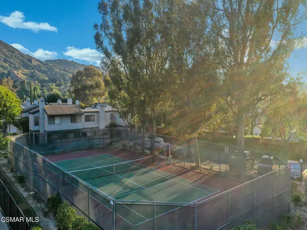 $619,000 | 6442 Twin Cir Lane, Unit 6, Simi Valley, CA 93063