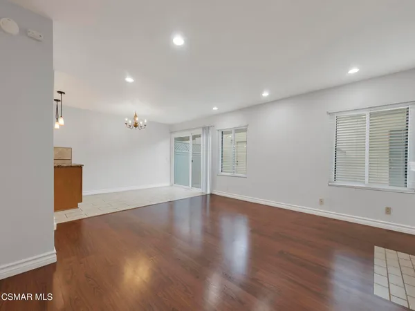 $619,000 | 6442 Twin Cir Lane, Unit 6, Simi Valley, CA 93063
