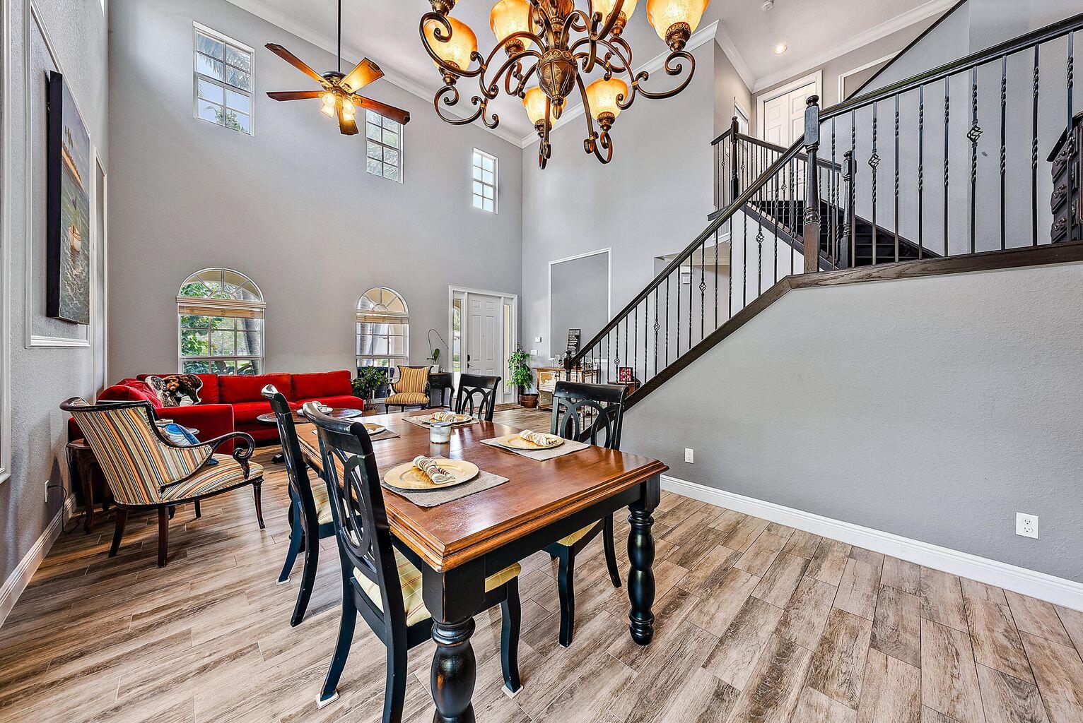 133 Casa Circle Jupiter, FL 33458 - Photo 8 of 39 20230512231849001919000000-o