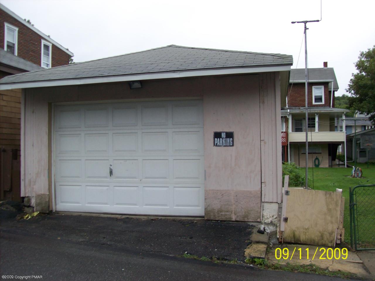 347 West Ridge Street Lansford, PA 18232 - Photo 11 of 11 Garage