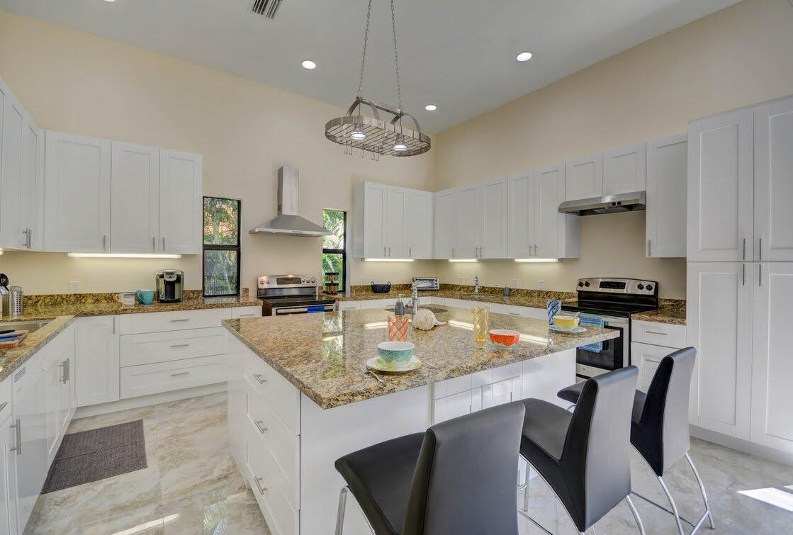 3855 Northwest 5th Avenue Boca Raton, FL 33431 - Photo 7 of 23 kitchen sit down
