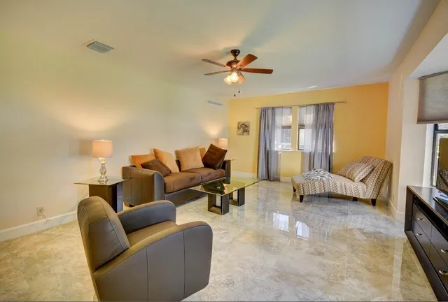 $1,575,000 | 3855 Northwest 5th Avenue, Boca Raton, FL 33431