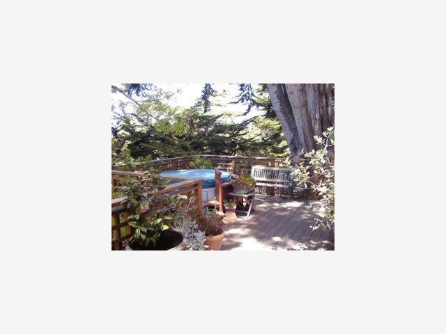 783 Mesa Road Monterey, CA 93940 - Photo 3 of 5 a picture of a bench in a balcony