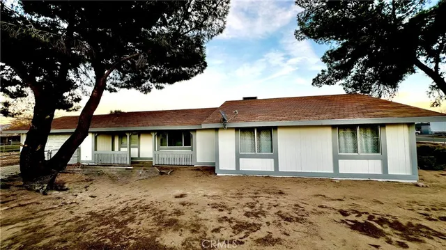 $2,200 | 13393 Cahuenga Road, Victorville, CA 92392