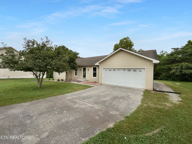 $330,000 | 322 Chatuga Lane, Loudon, TN 37774