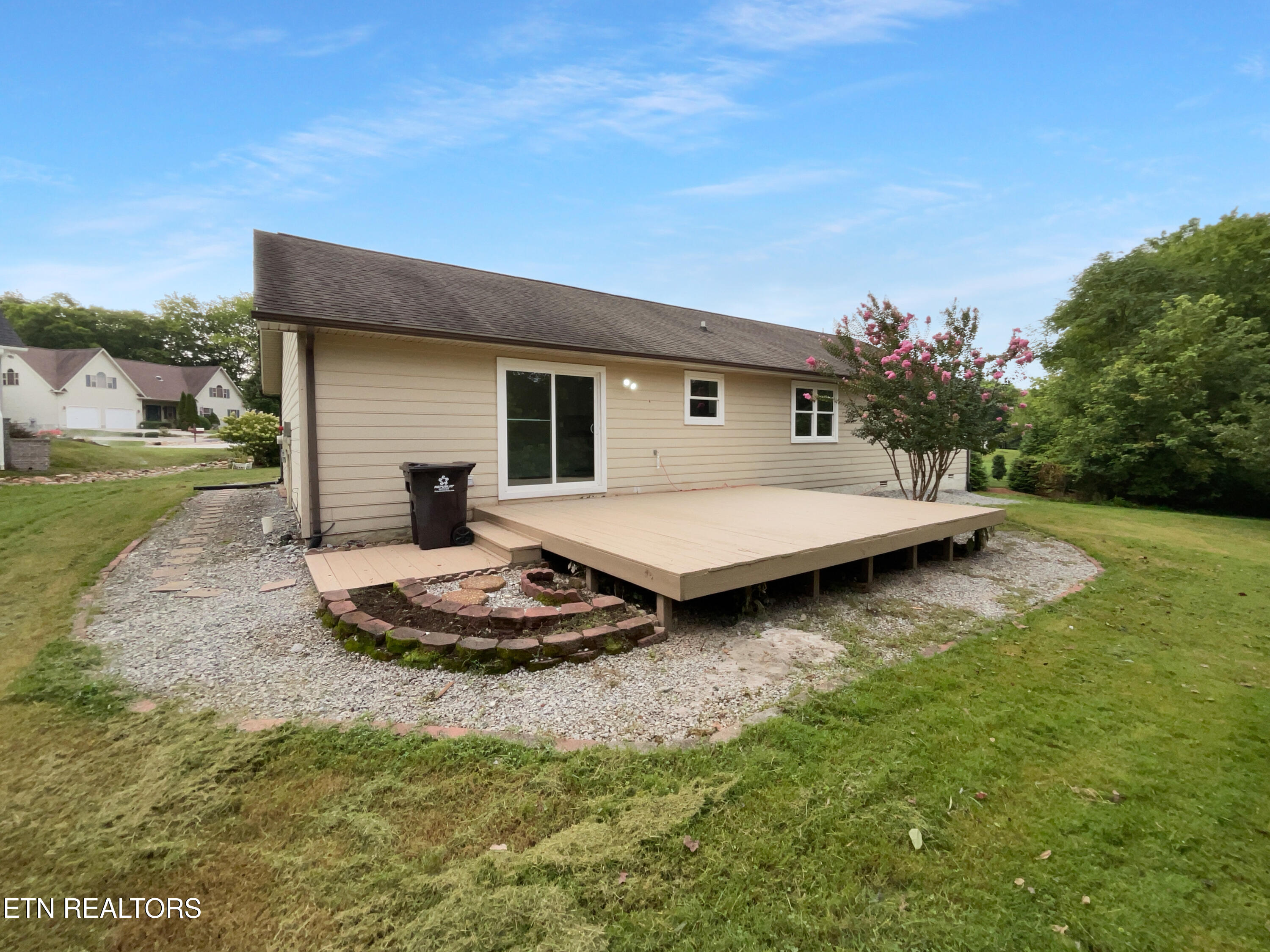 322 Chatuga Lane Loudon, TN 37774 - Photo 26 of 28 photo_11