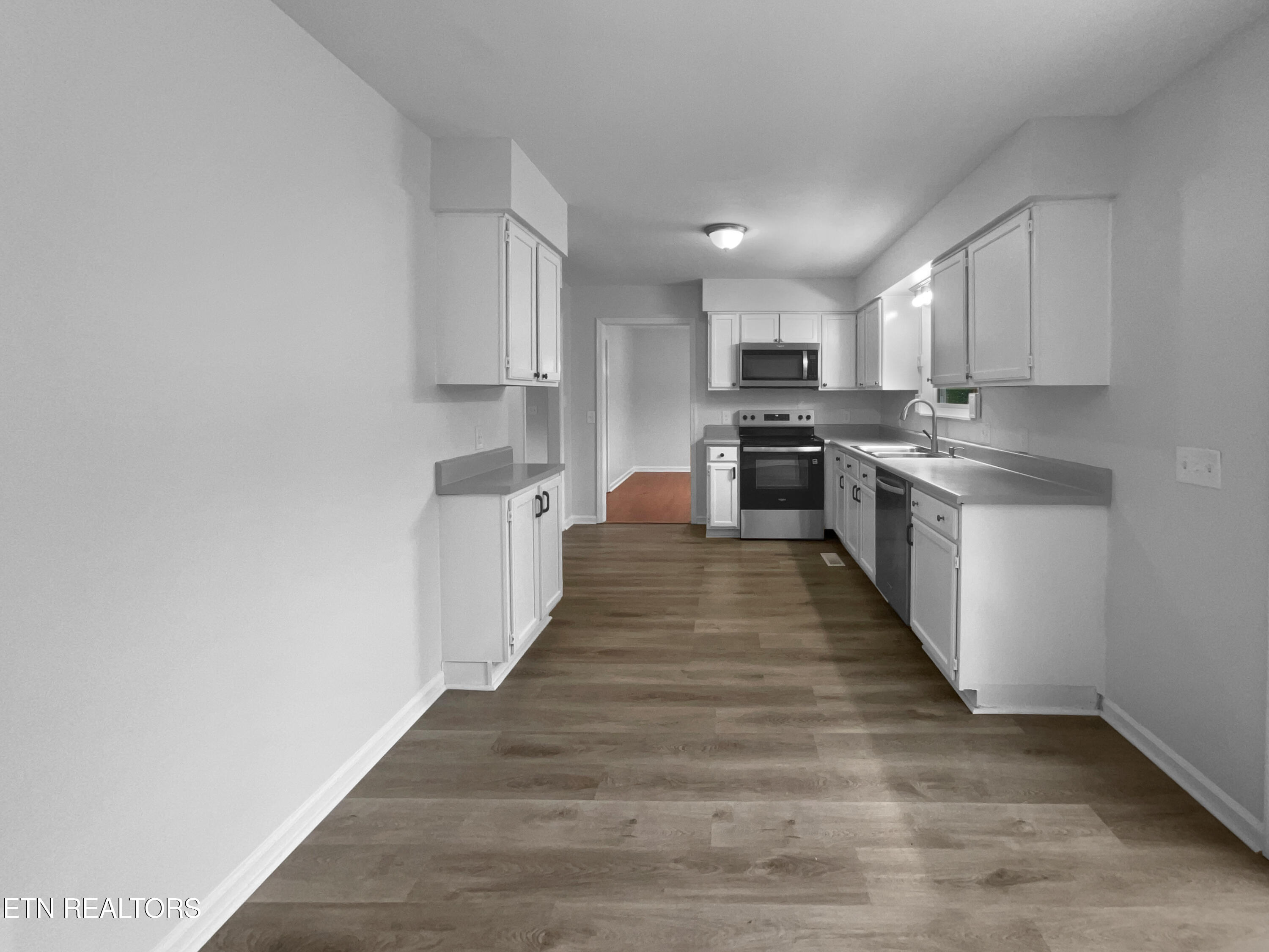 322 Chatuga Lane Loudon, TN 37774 - Photo 6 of 28 photo_06