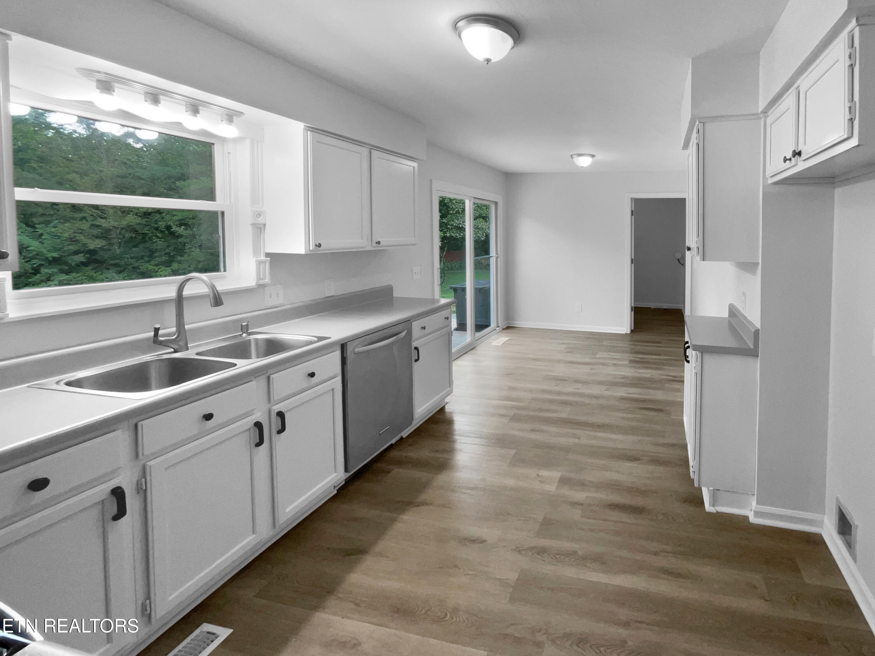 322 Chatuga Lane Loudon, TN 37774 - Photo 8 of 28 photo_19