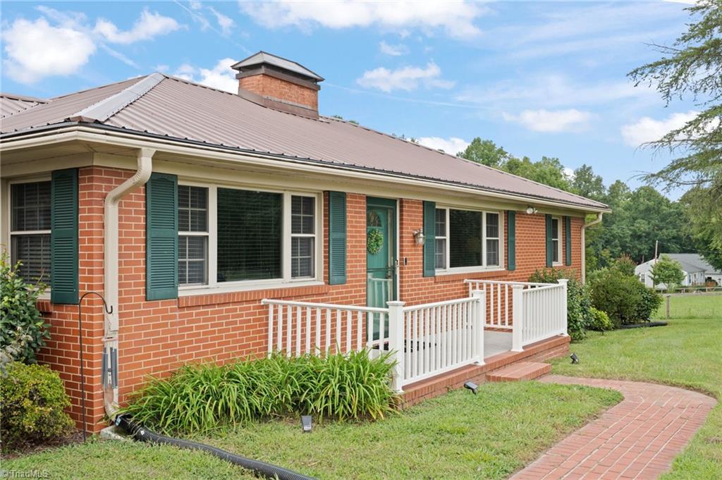 1105 Ritters Lake Road Greensboro, NC 27406 - Photo 5 of 50 Gallery Image 5