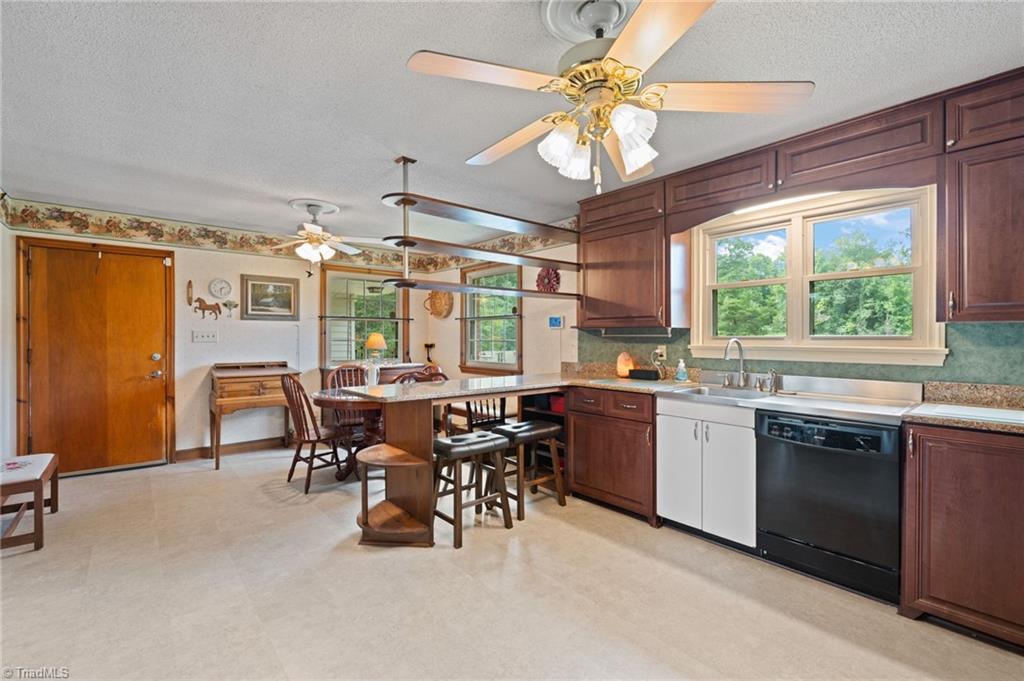 1105 Ritters Lake Road Greensboro, NC 27406 - Photo 10 of 50 Gallery Image 10