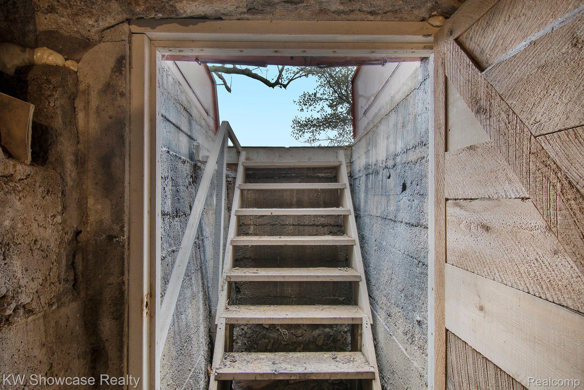 5204 Mack Road Howell, MI 48855 - Photo 26 of 30 Michigan basement entrance
