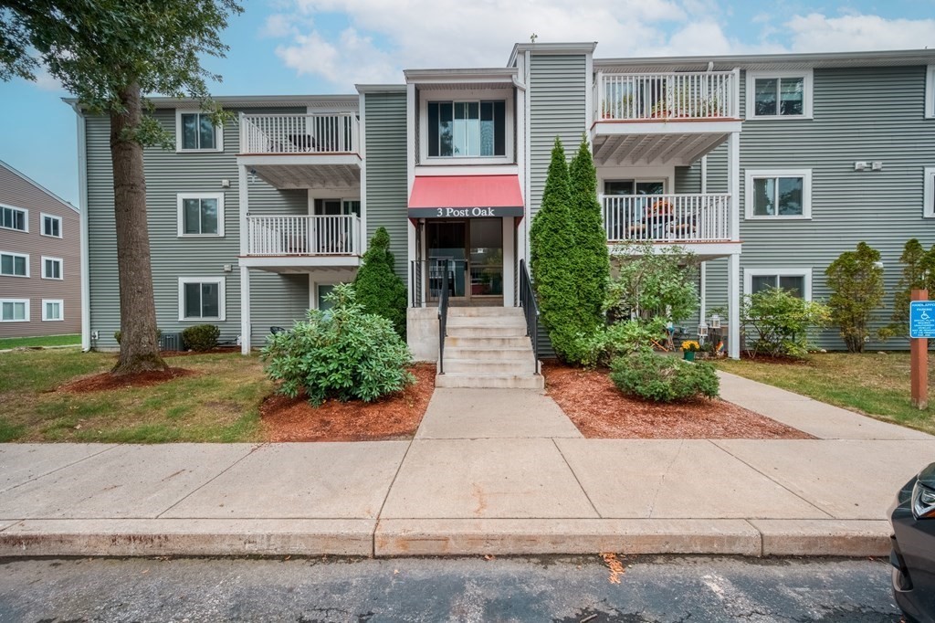3 Post Oak Lane, Unit 4 Natick, MA 01760 - Photo 2 of 34