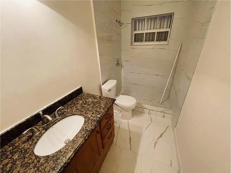 198 Southwest 15th Street Boca Raton, FL 33432 - Photo 12 of 14 196 bath
