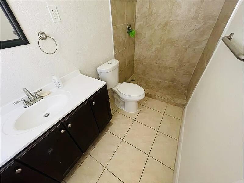 198 Southwest 15th Street Boca Raton, FL 33432 - Photo 13 of 14 196 bath 2