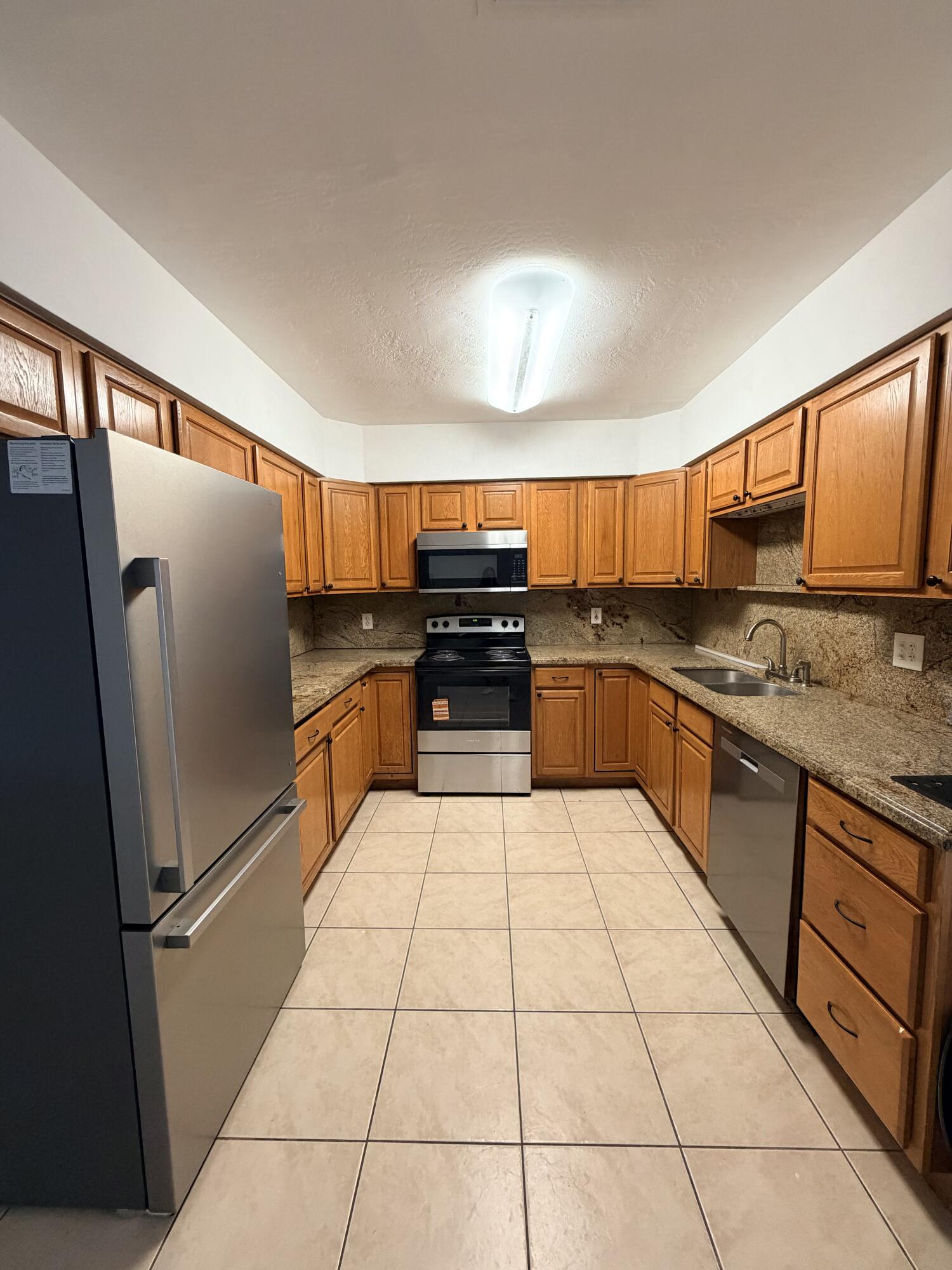 198 Southwest 15th Street Boca Raton, FL 33432 - Photo 3 of 14 198 kitchen