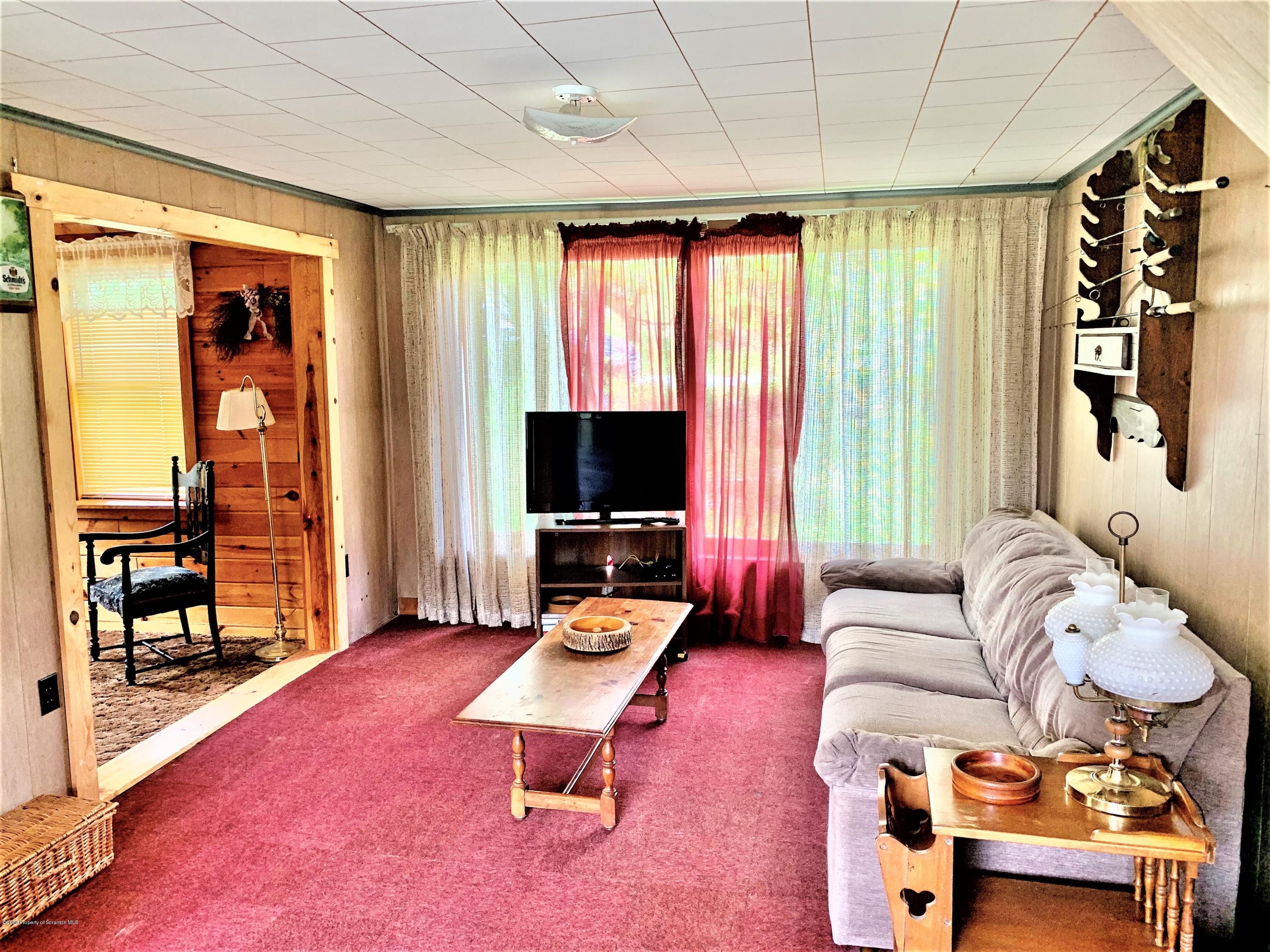 3 4th Street Thompson, PA 18465 - Photo 8 of 21 Gallery Image 8